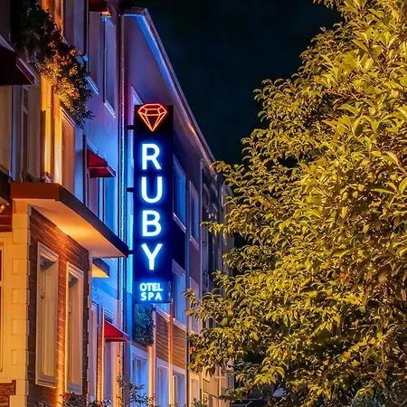 Ruby Hotel-2